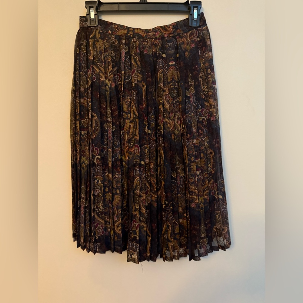 Ellen Tracy Silk Paisley Pleated Skirt - Picture 3 of 4